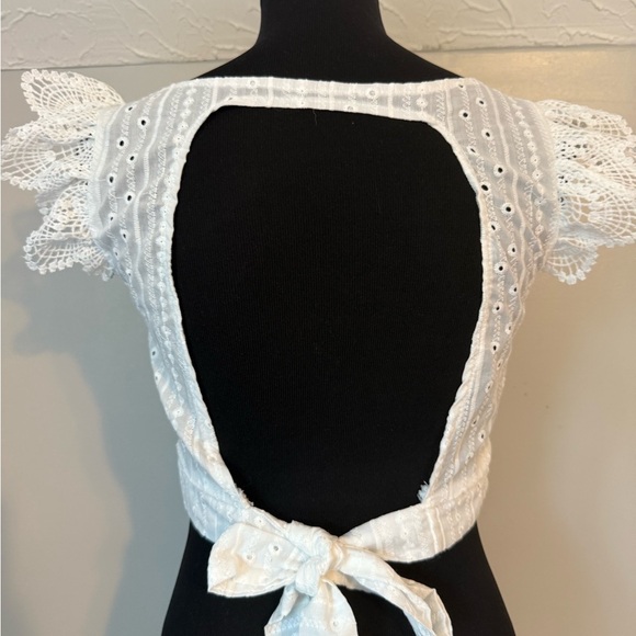 SHEIN White Eyelet crop top B34 - Picture 3 of 7